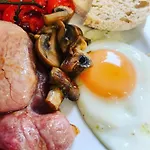 Ouse Bridge House Guest house 4*