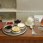 Ouse Bridge House Guest house 4*